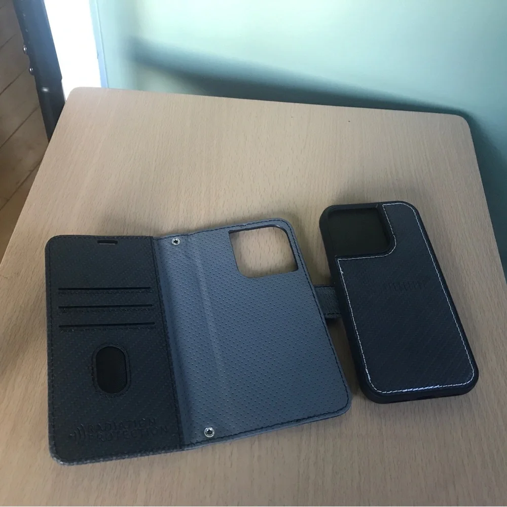 SafeSleeve Detachable for iPhone 14 Pro